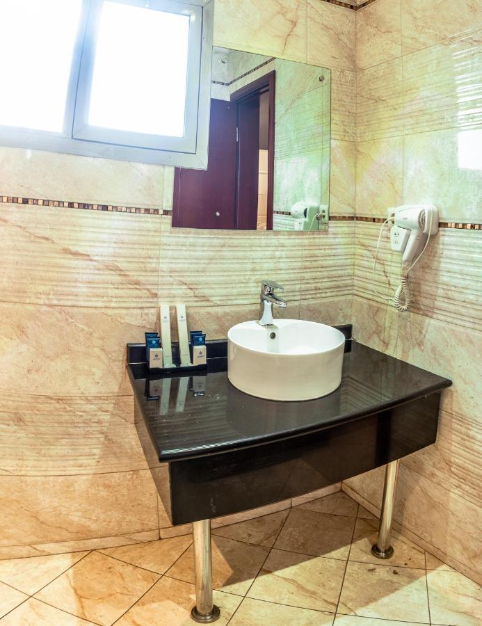 Seasons Hotel And Spa نامبولا المظهر الخارجي الصورة